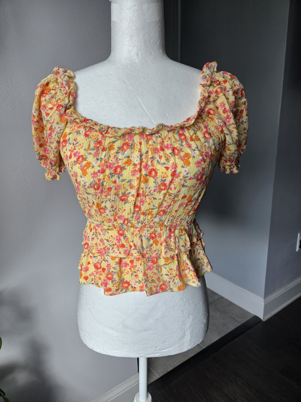 Kingston Grey Yellow Floral Puff Sleeve Peplum Top - Juniors Size S